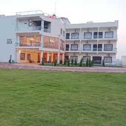 Jhumar resort