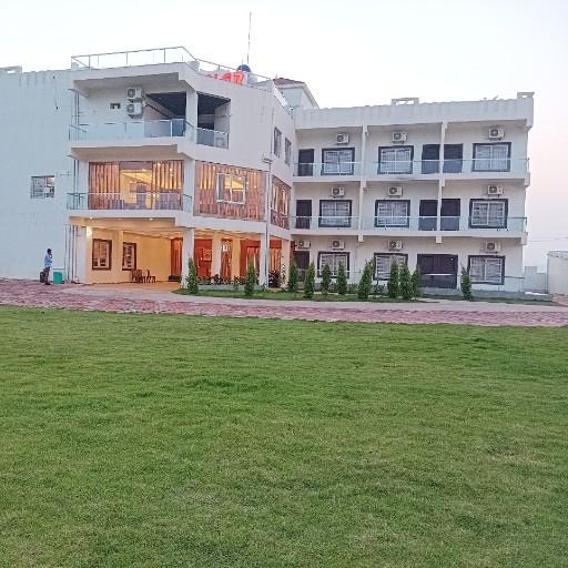 Jhumar resort